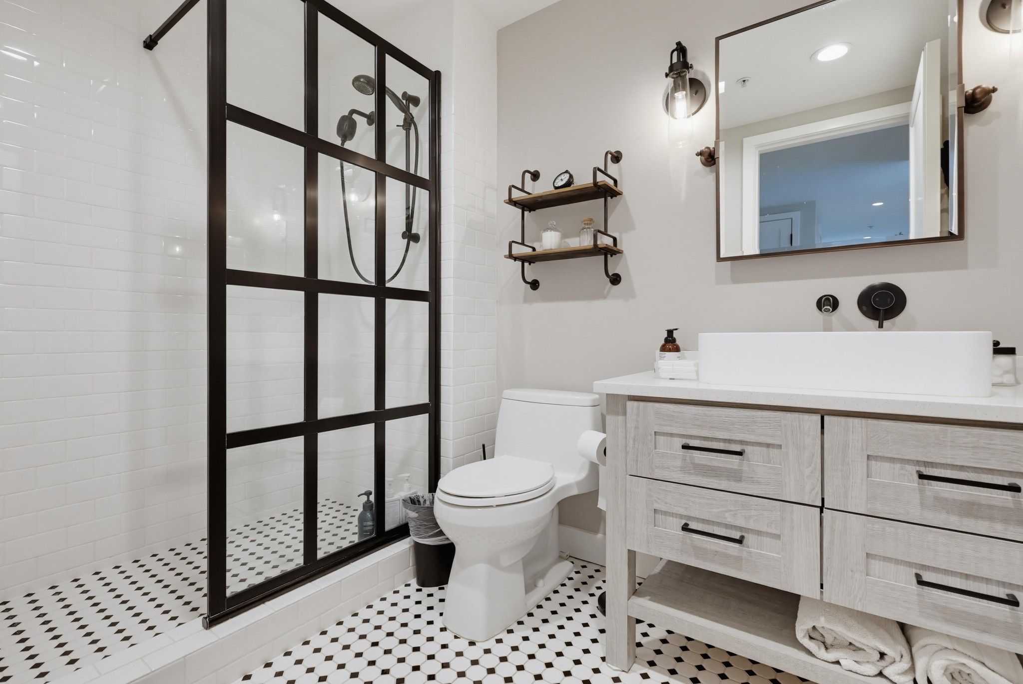 Virtual tour photo 47 of 105 for 1199 Pacific Hwy Unit 1305