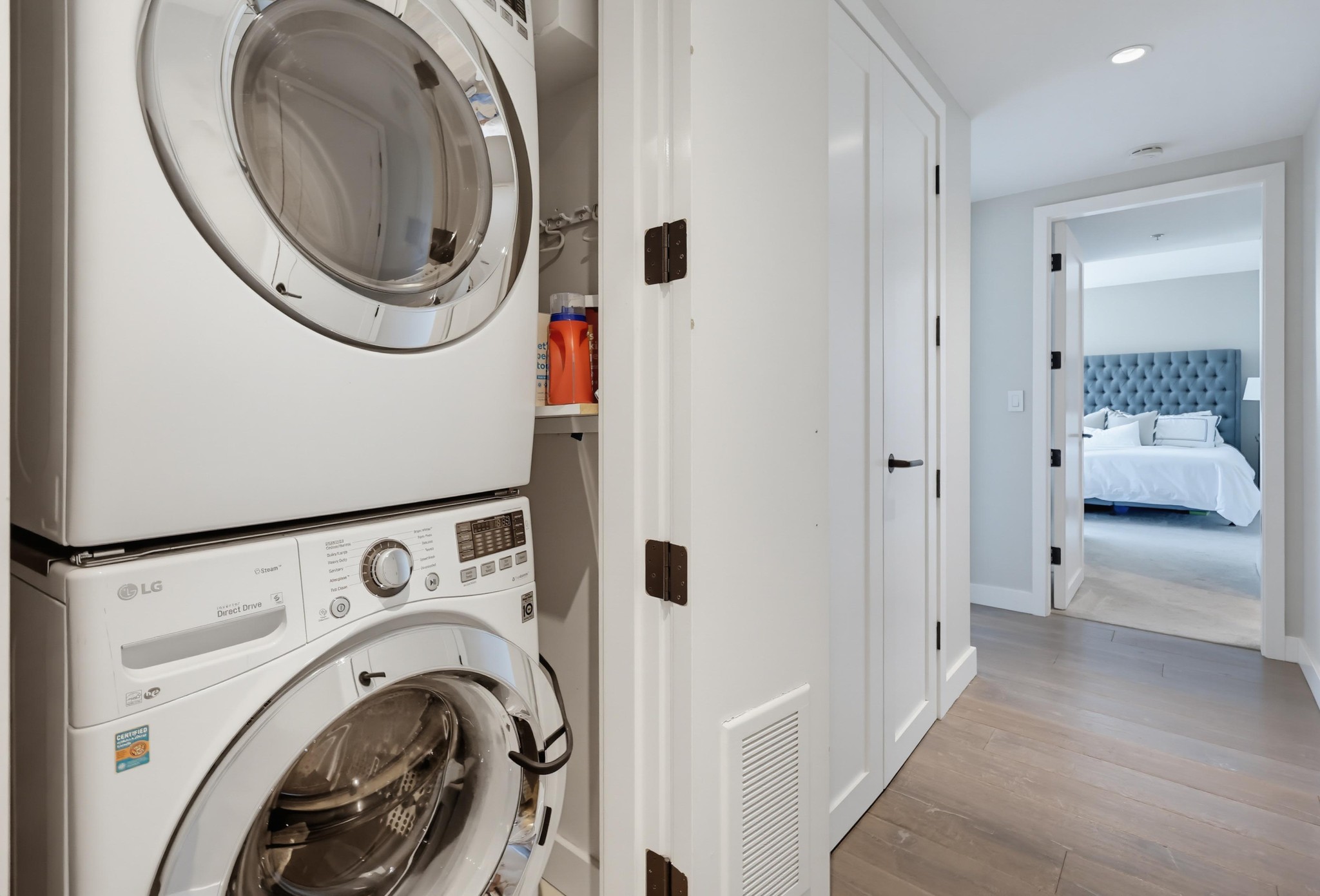 Virtual tour photo 48 of 105 for 1199 Pacific Hwy Unit 1305