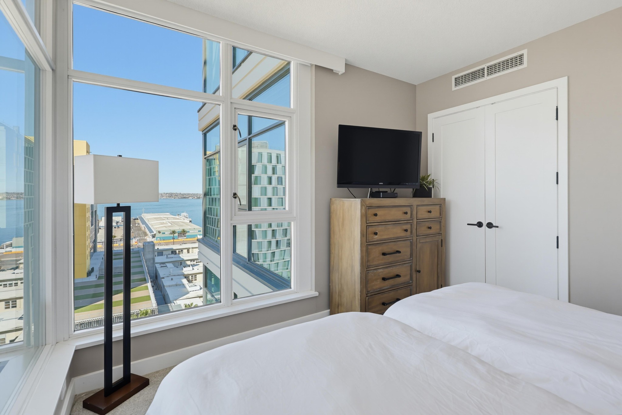 Virtual tour photo 52 of 105 for 1199 Pacific Hwy Unit 1305