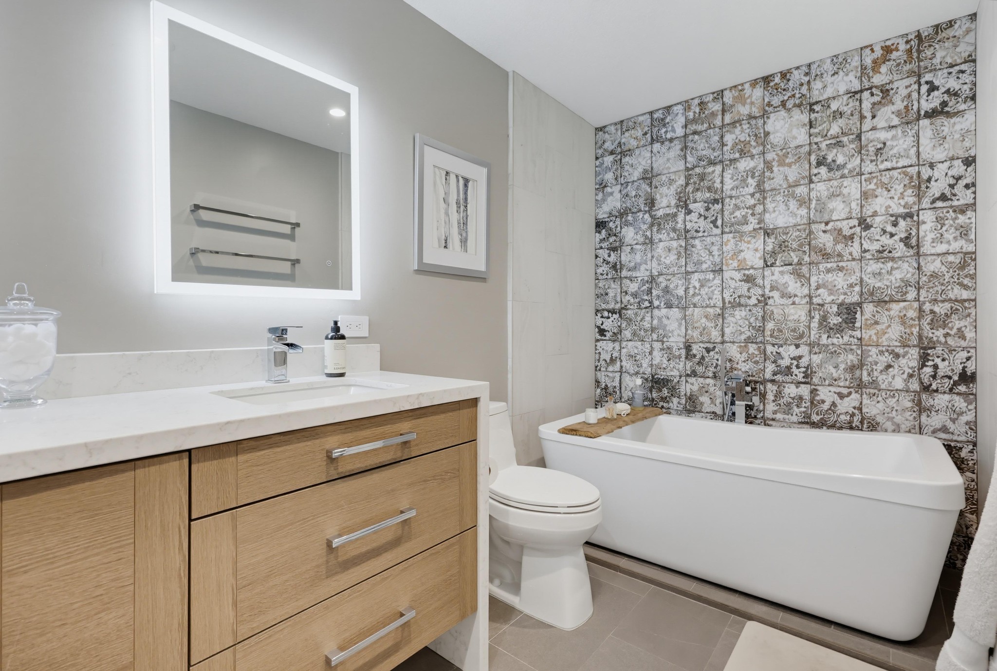 Virtual tour photo 64 of 105 for 1199 Pacific Hwy Unit 1305