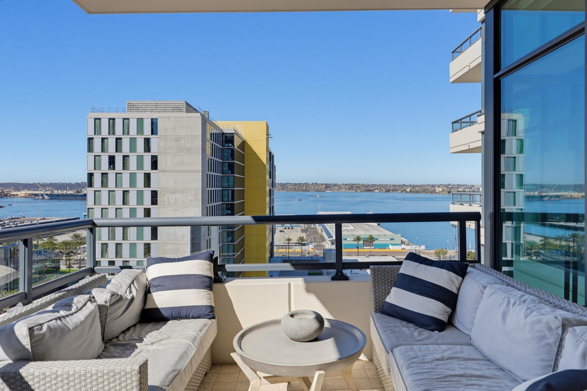 Virtual tour photo 71 of 105 for 1199 Pacific Hwy Unit 1305