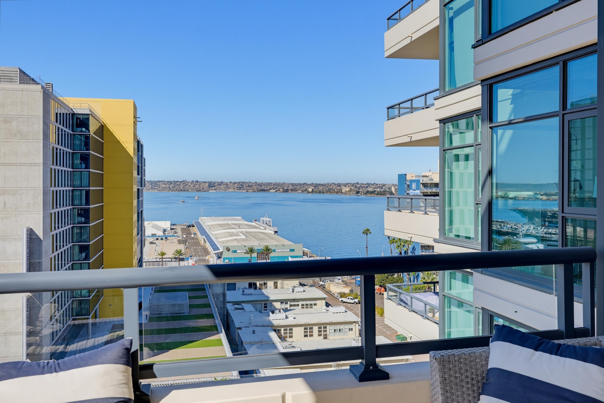 Virtual tour photo 74 of 105 for 1199 Pacific Hwy Unit 1305