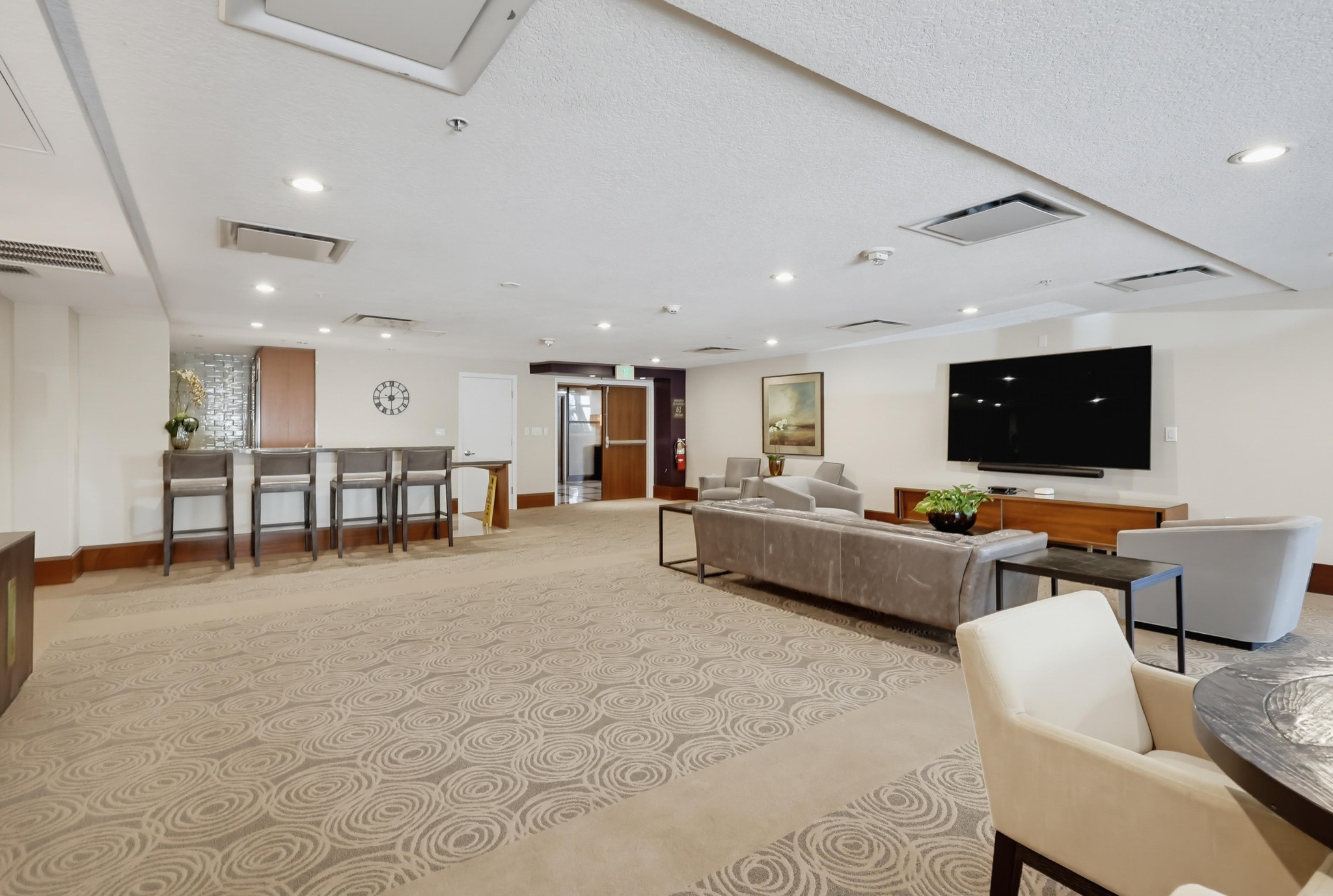 Virtual tour photo 85 of 105 for 1199 Pacific Hwy Unit 1305