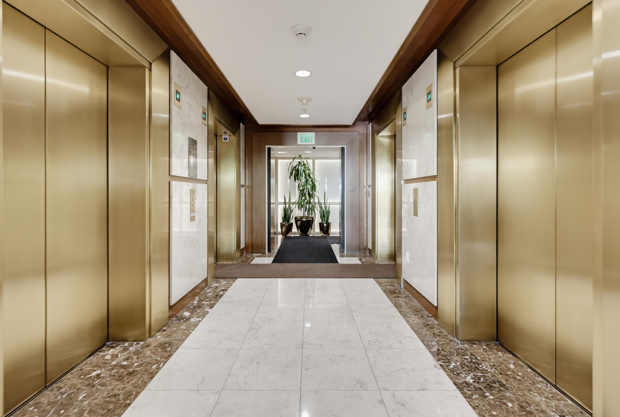 Virtual tour photo 86 of 105 for 1199 Pacific Hwy Unit 1305