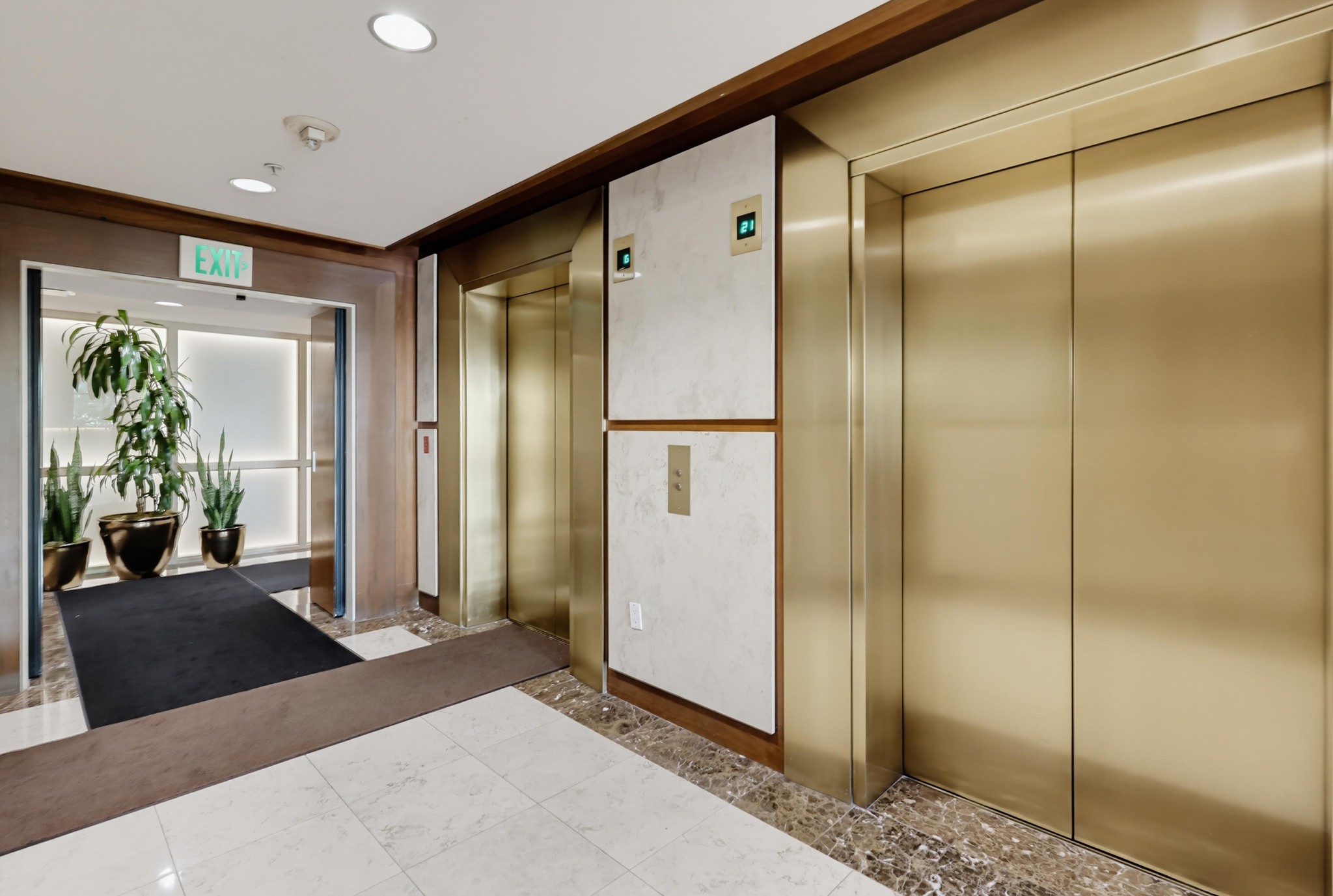 Virtual tour photo 88 of 105 for 1199 Pacific Hwy Unit 1305