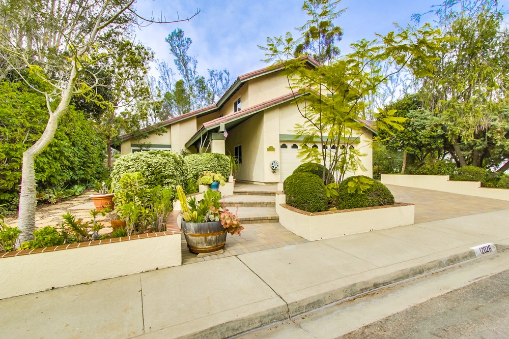 Virtual tour photo 5 of 73 for 12026 Medoc Ln