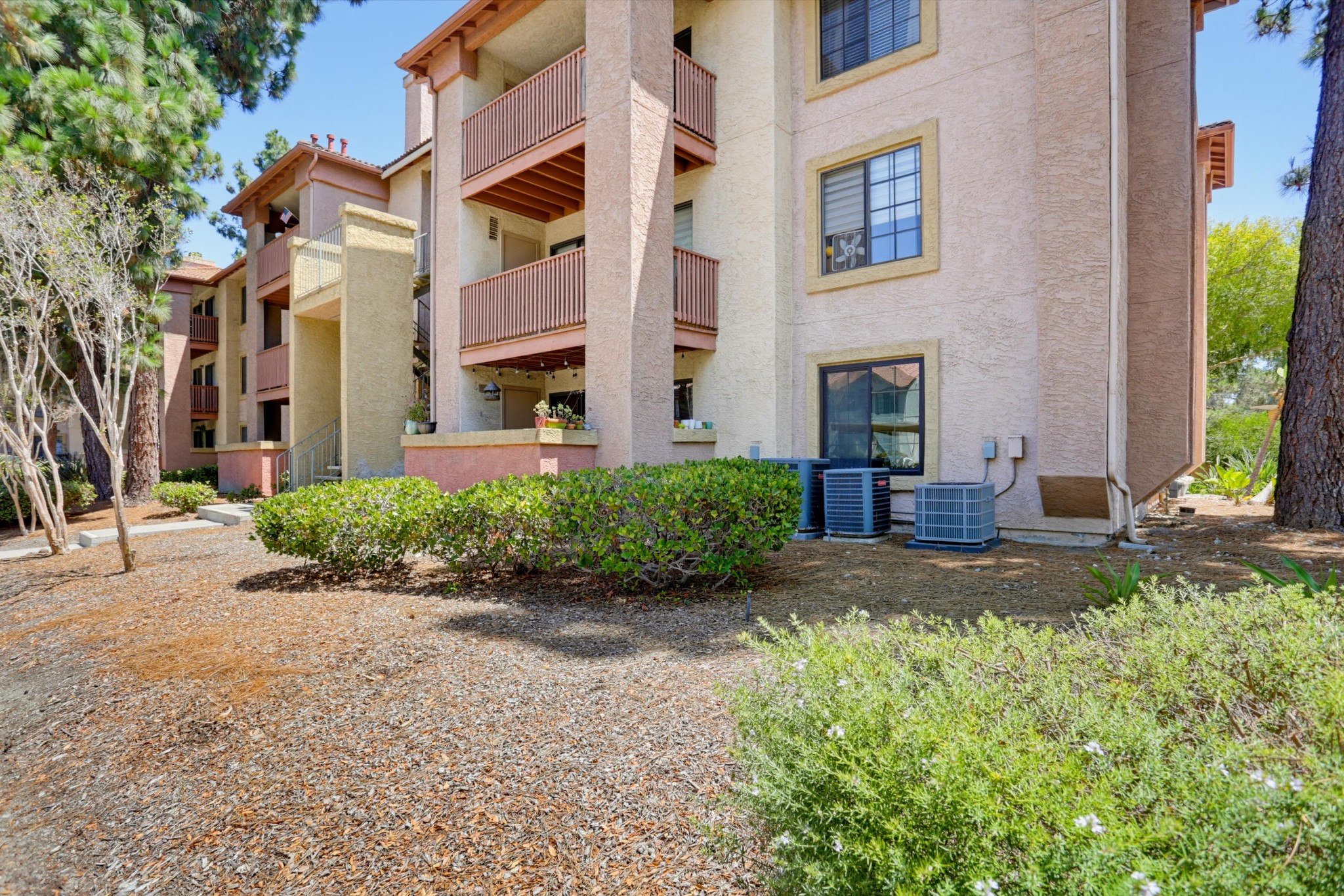 Virtual tour photo 3 of 36 for 12039 Alta Carmel Ct Unit 150