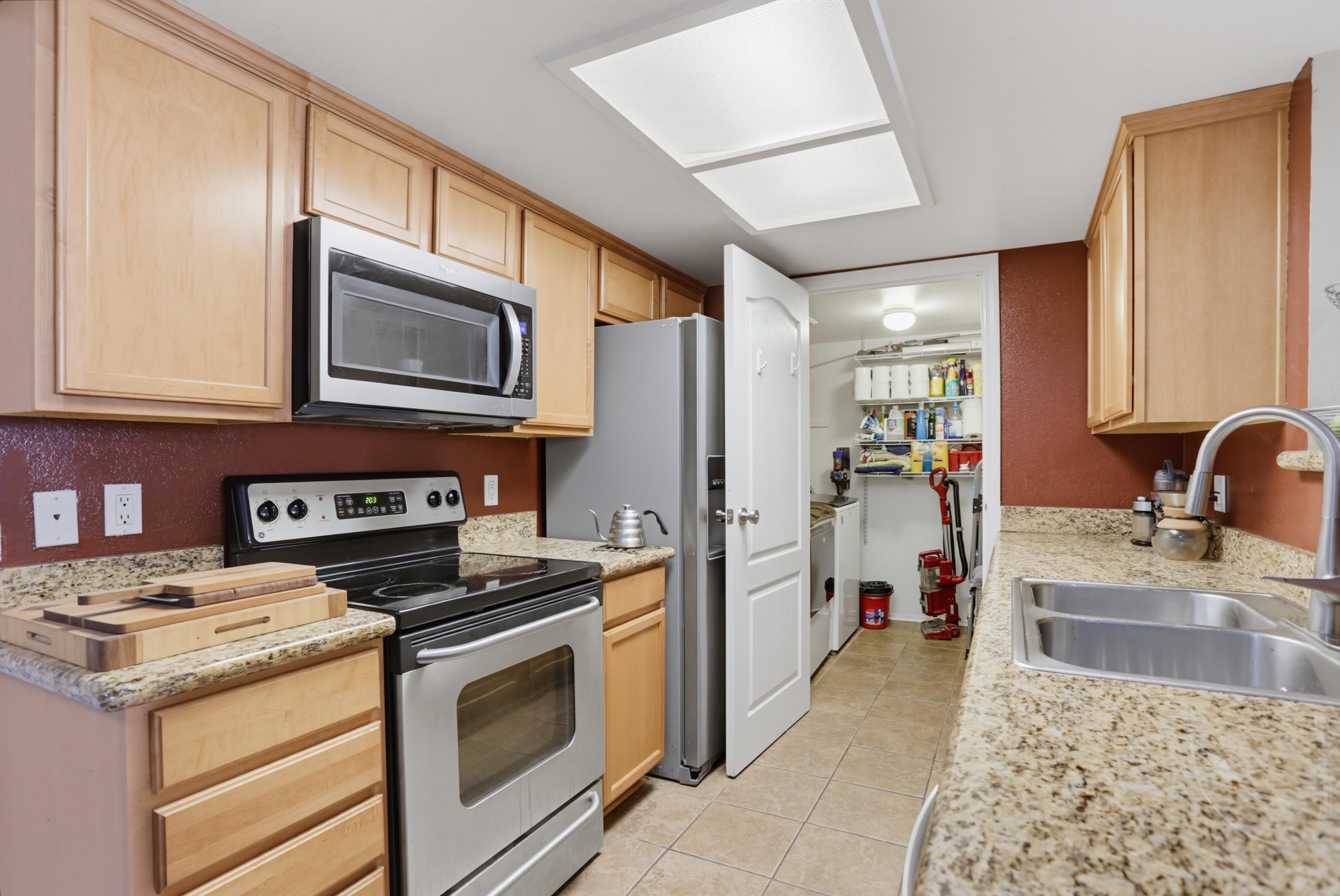Virtual tour photo 12 of 36 for 12039 Alta Carmel Ct Unit 150