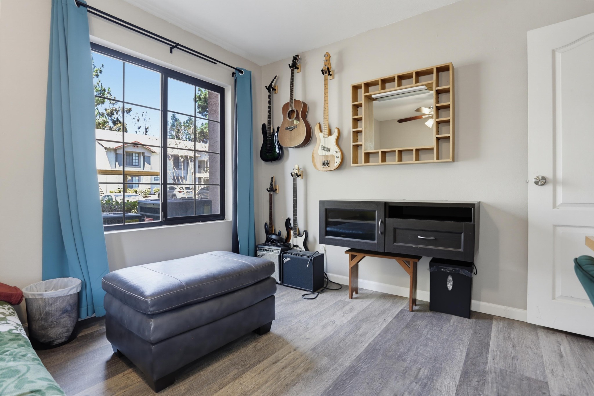 Virtual tour photo 23 of 36 for 12039 Alta Carmel Ct Unit 150