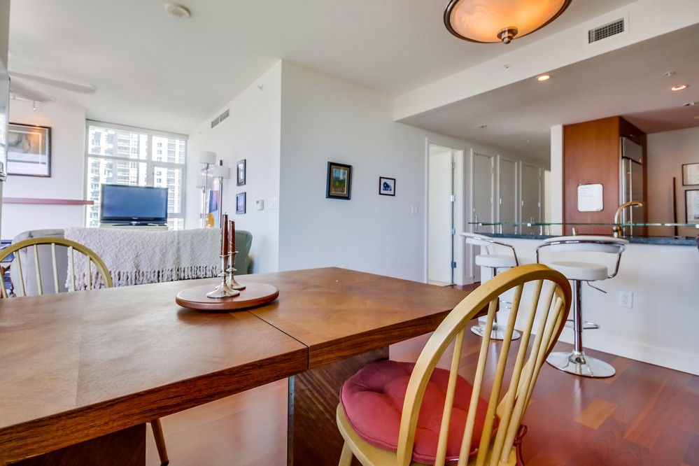 Virtual tour photo 18 of 60 for 1205 Pacific Highway #1103