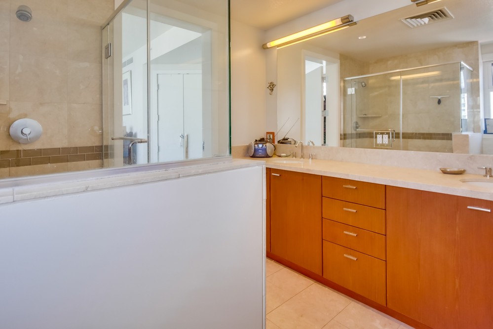 Virtual tour photo 29 of 60 for 1205 Pacific Highway #1103