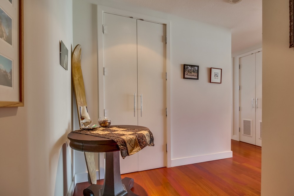 Virtual tour photo 35 of 60 for 1205 Pacific Highway #1103