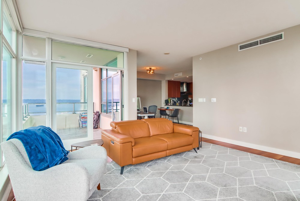 Virtual tour photo 12 of 52 for 1205 Pacific Hwy