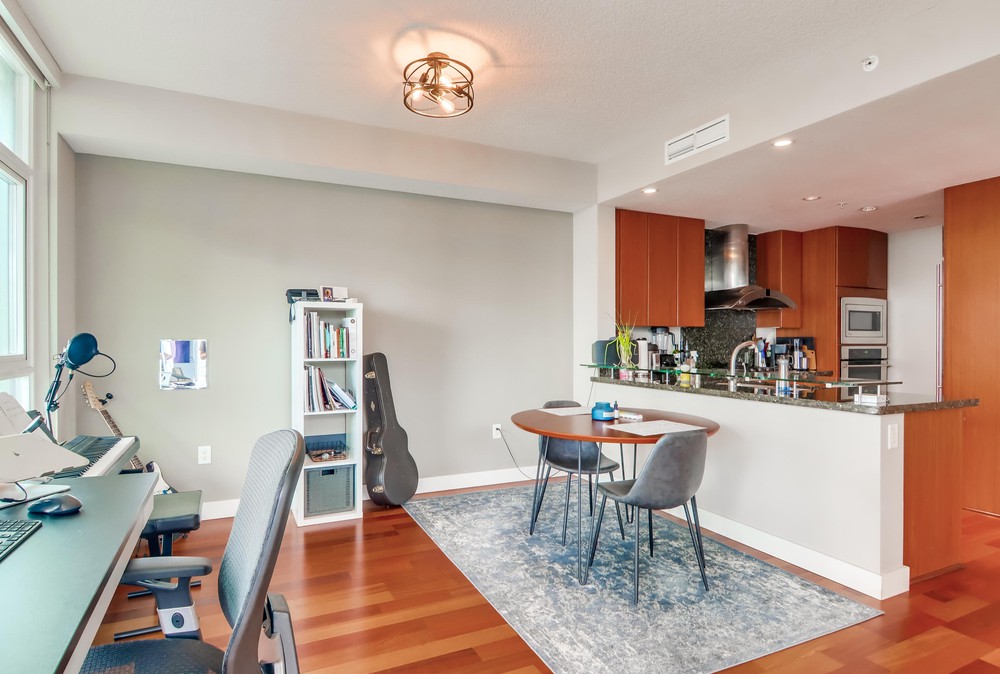 Virtual tour photo 16 of 52 for 1205 Pacific Hwy