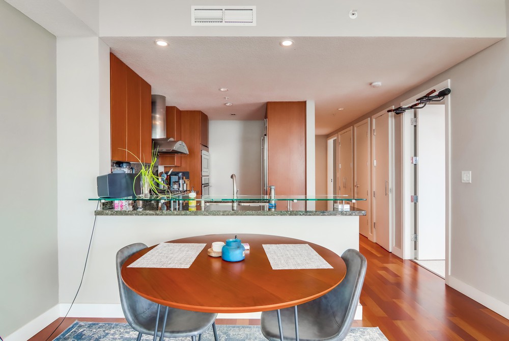 Virtual tour photo 18 of 52 for 1205 Pacific Hwy
