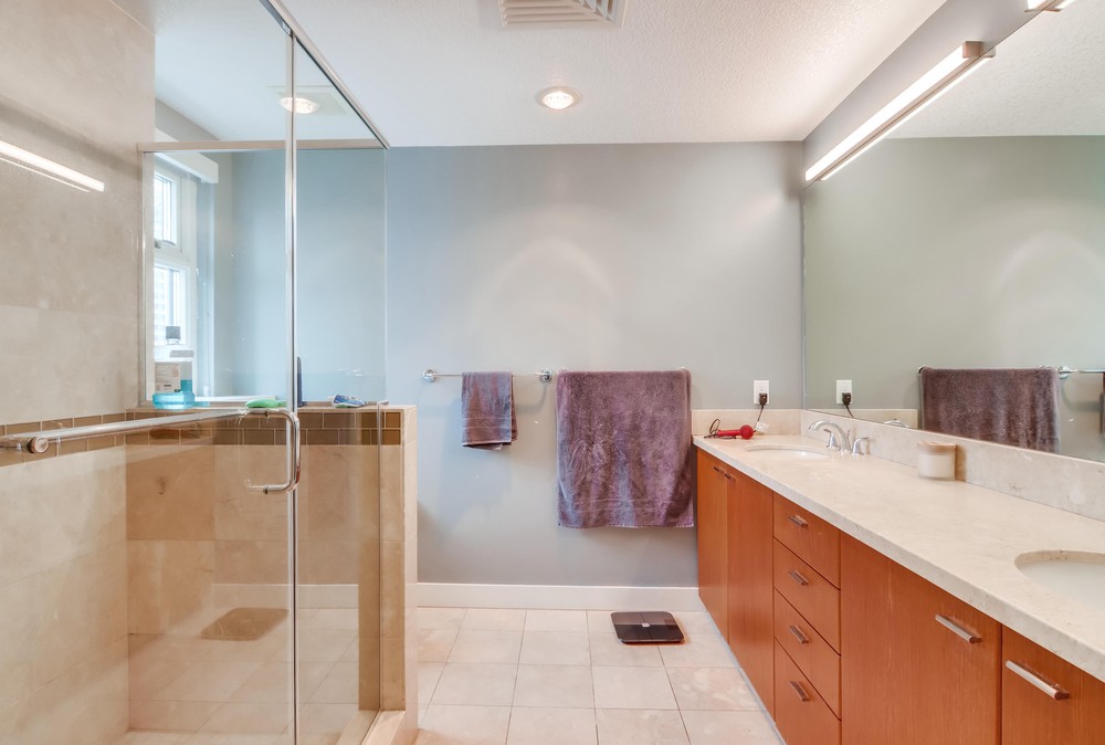 Virtual tour photo 32 of 52 for 1205 Pacific Hwy