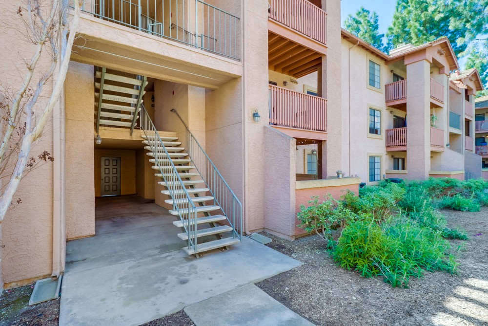 Virtual tour photo 5 of 30 for 12071 Alta Carmel Ct UNIT 97