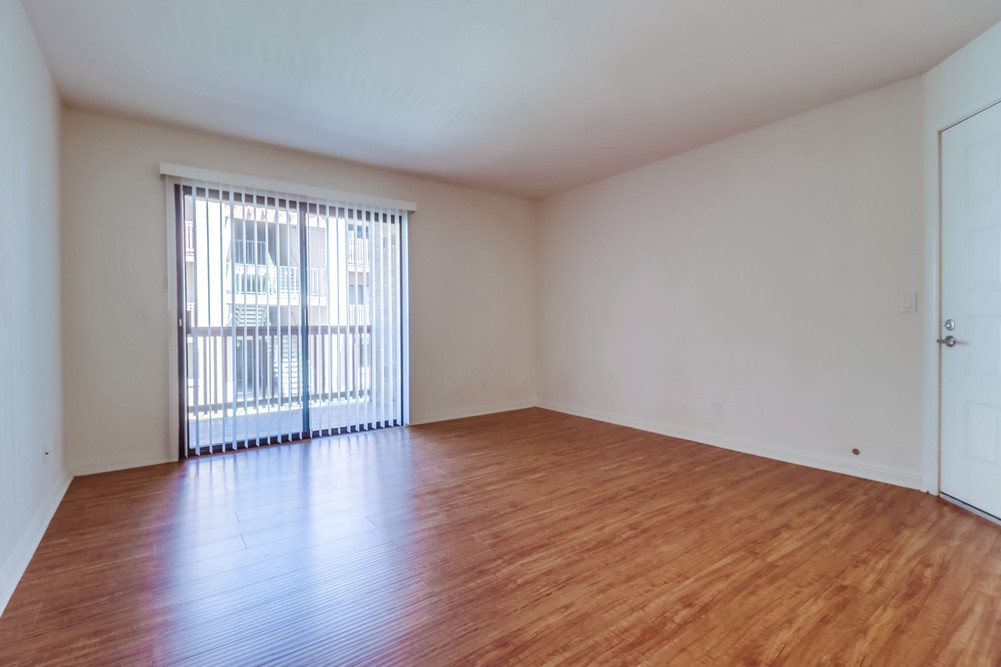 Virtual tour photo 8 of 30 for 12071 Alta Carmel Ct UNIT 97