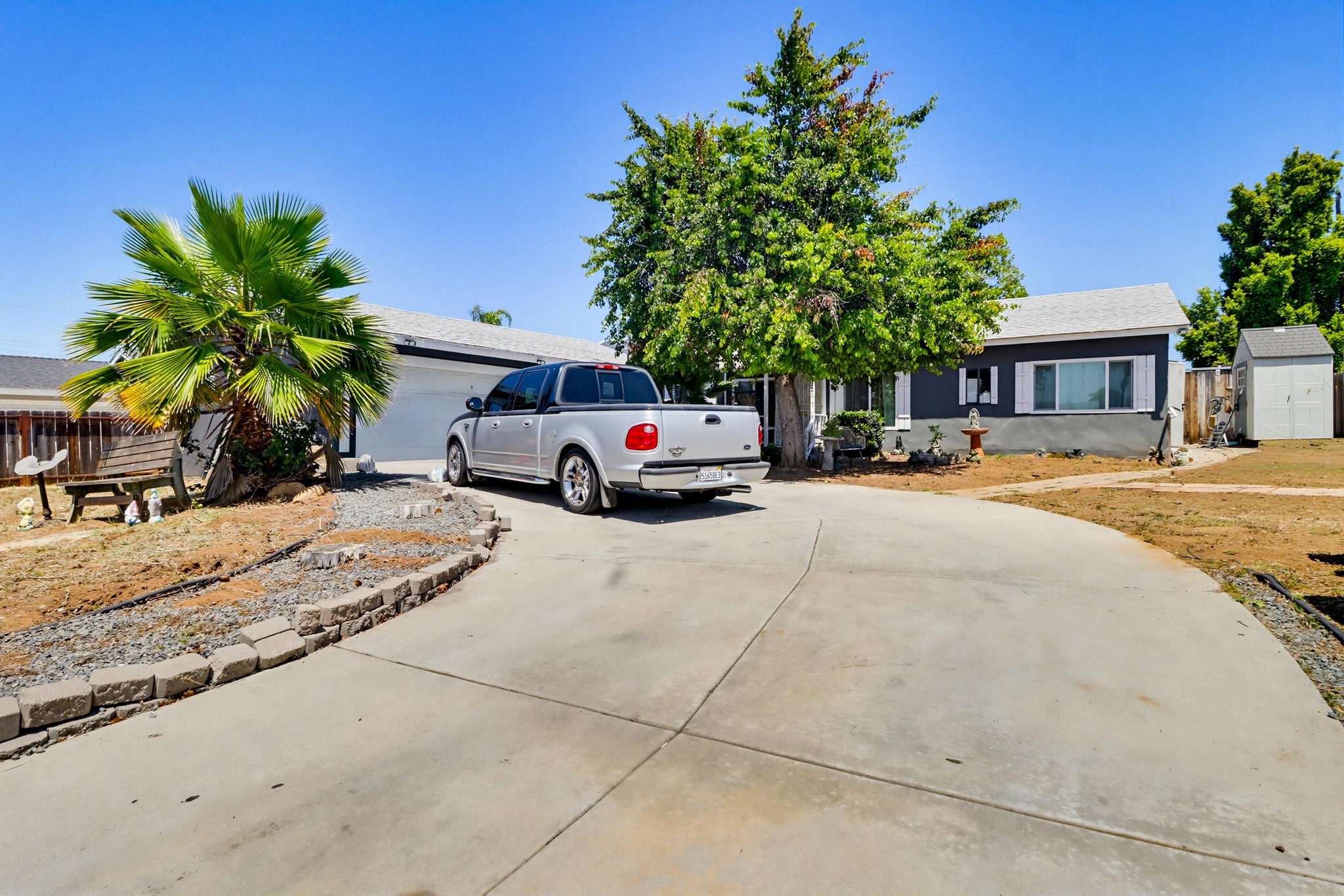 Virtual tour photo 3 of 43 for 121 S Stephanie Ln