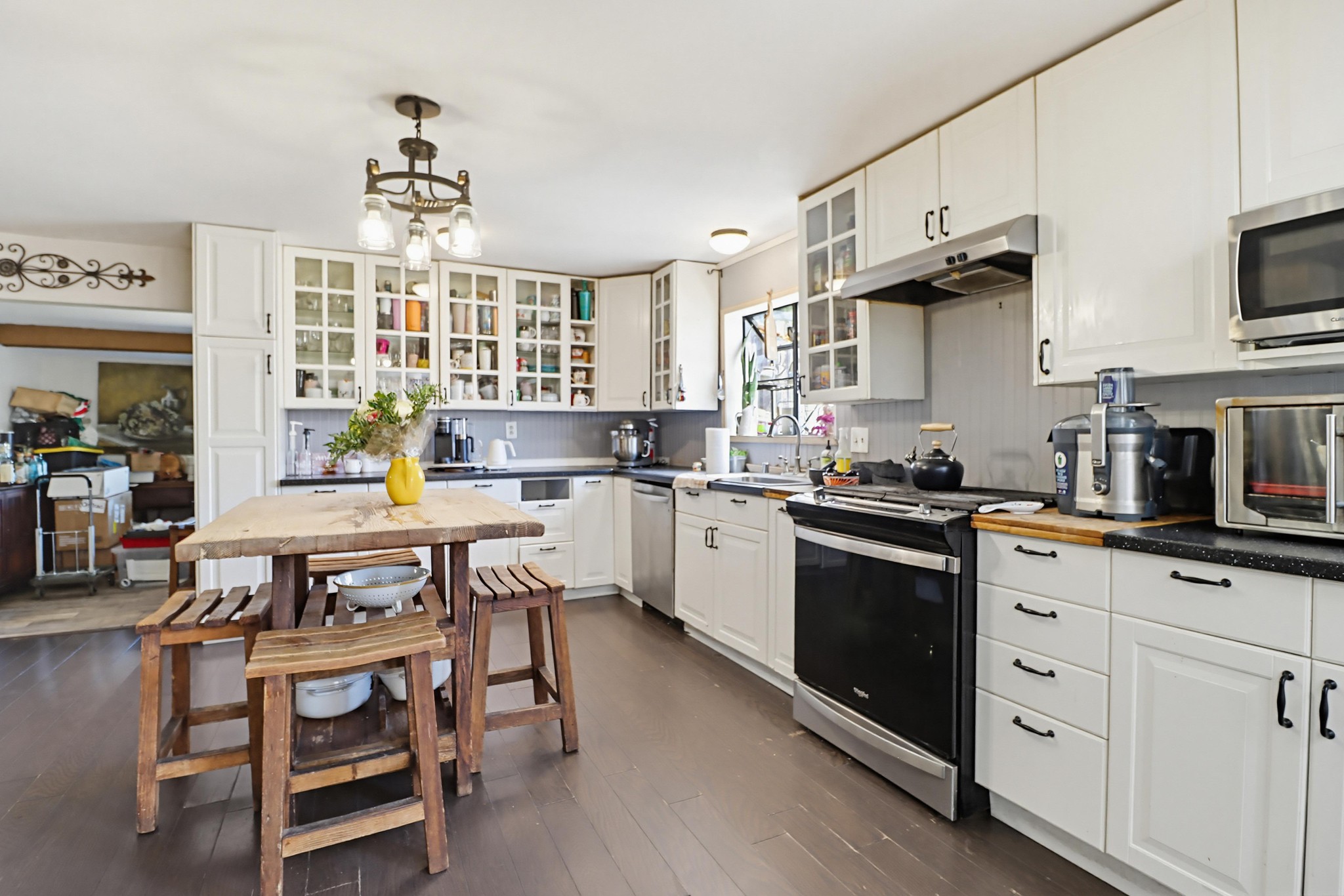 Virtual tour photo 12 of 43 for 121 S Stephanie Ln