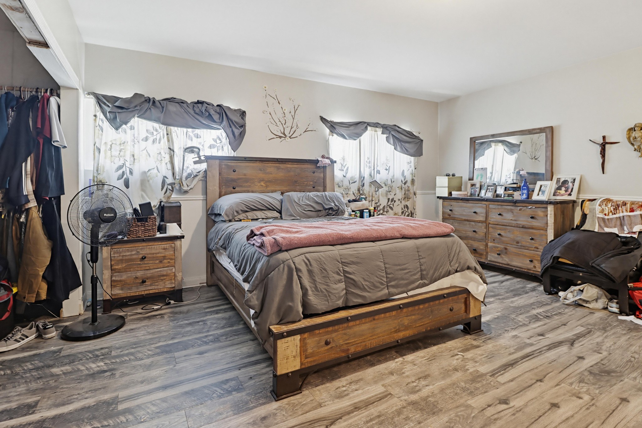 Virtual tour photo 26 of 43 for 121 S Stephanie Ln