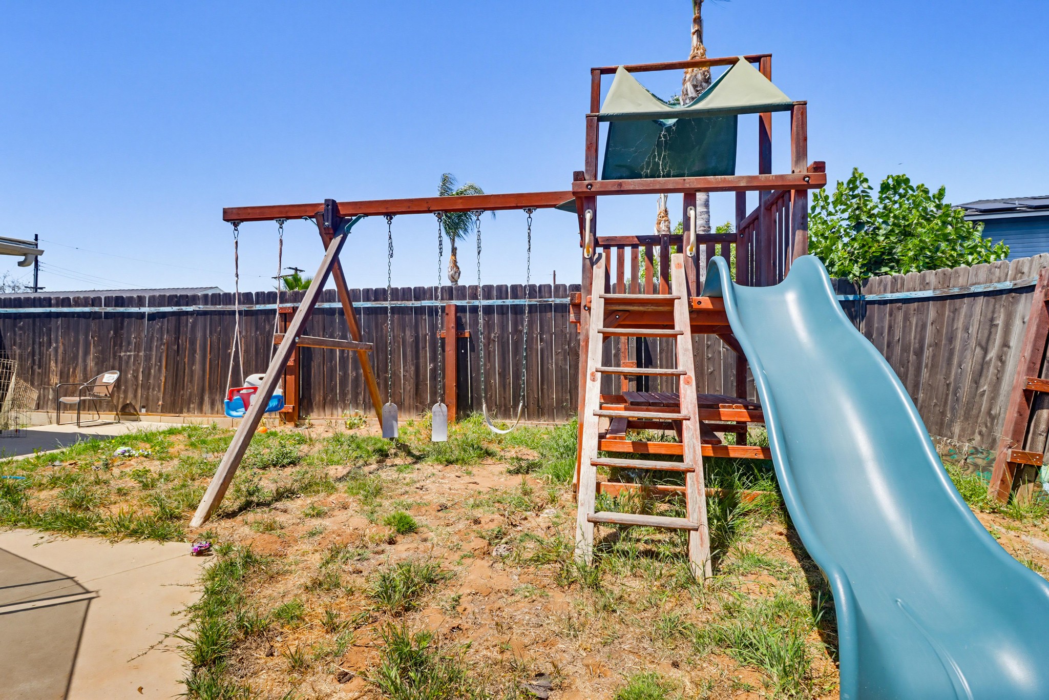Virtual tour photo 34 of 43 for 121 S Stephanie Ln