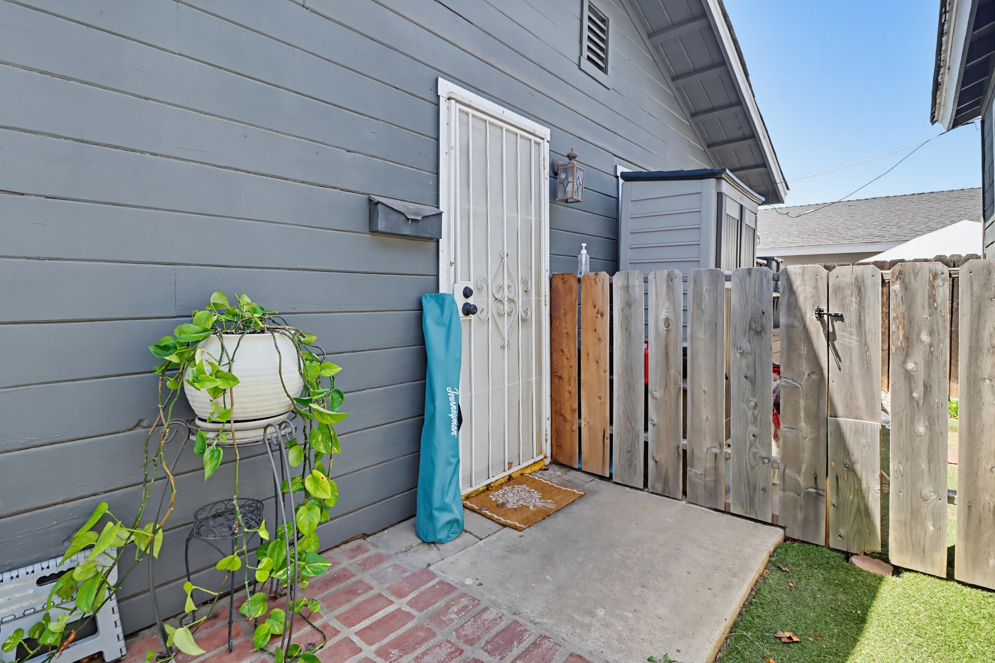 Virtual tour photo 38 of 43 for 121 S Stephanie Ln