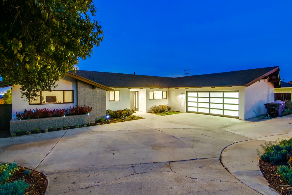 Virtual tour photo 4 of 82 for 1211 Catalina Blvd