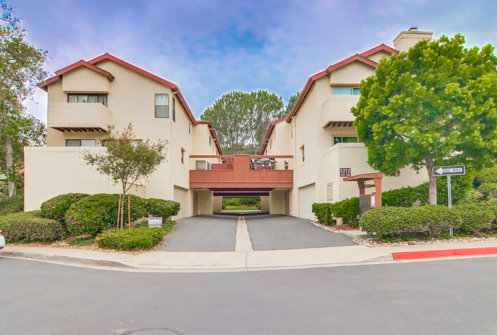 Virtual tour photo 1 of 56 for 1212 River Glen Row UNIT 103