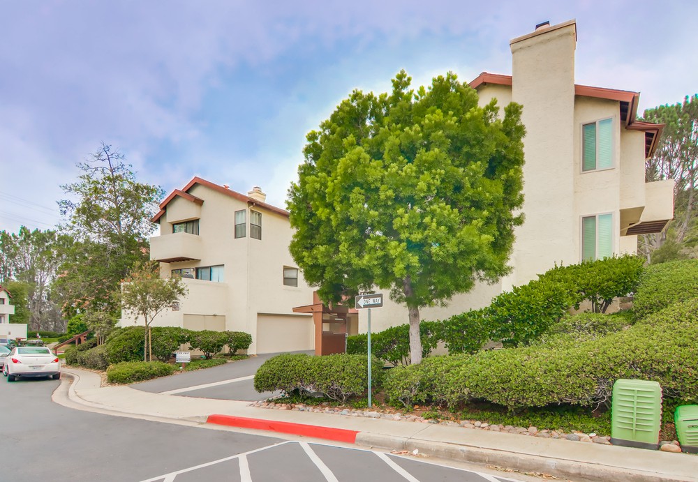 Virtual tour photo 3 of 56 for 1212 River Glen Row UNIT 103