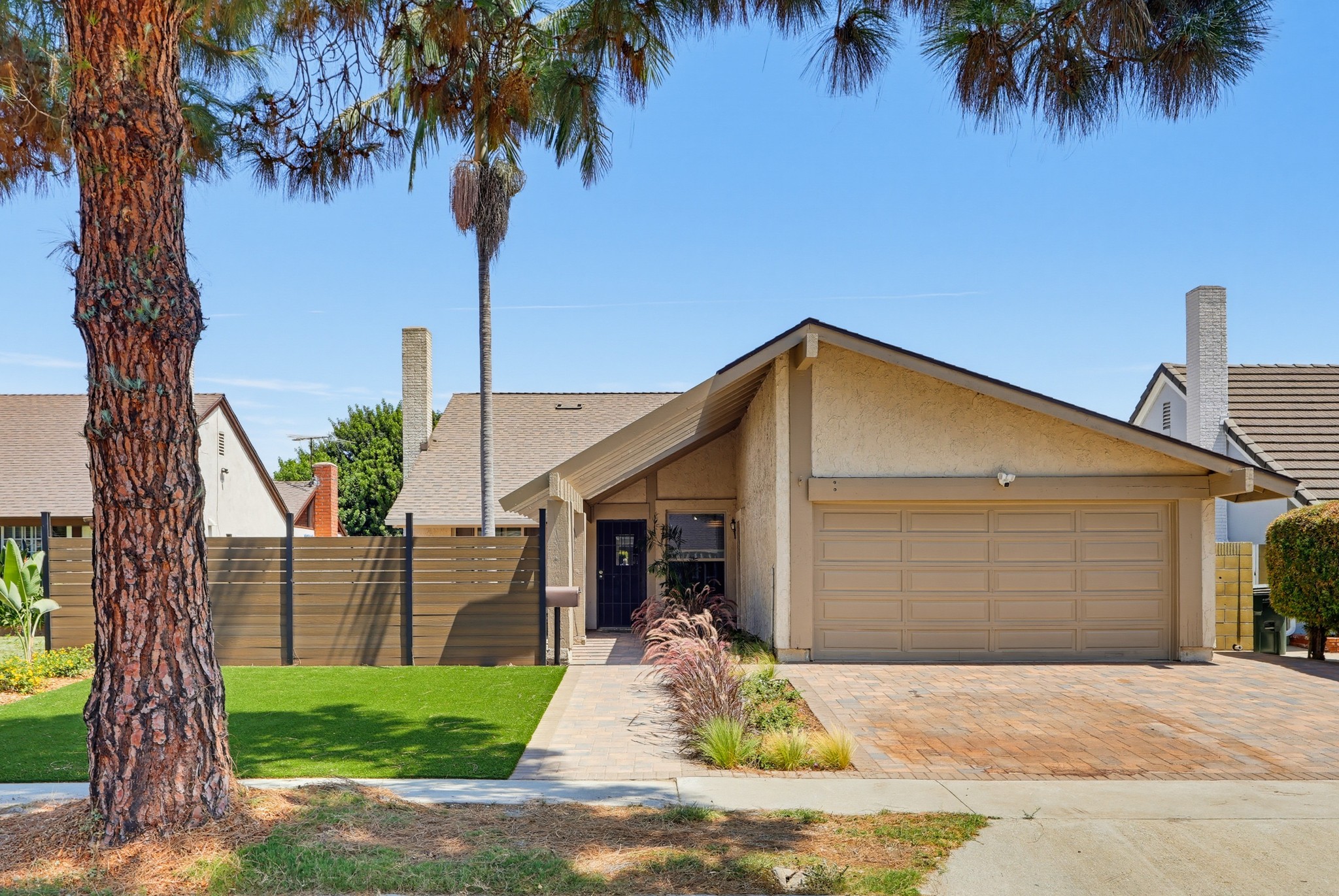 Virtual tour photo 1 of 67 for 12131 Smokie Ln