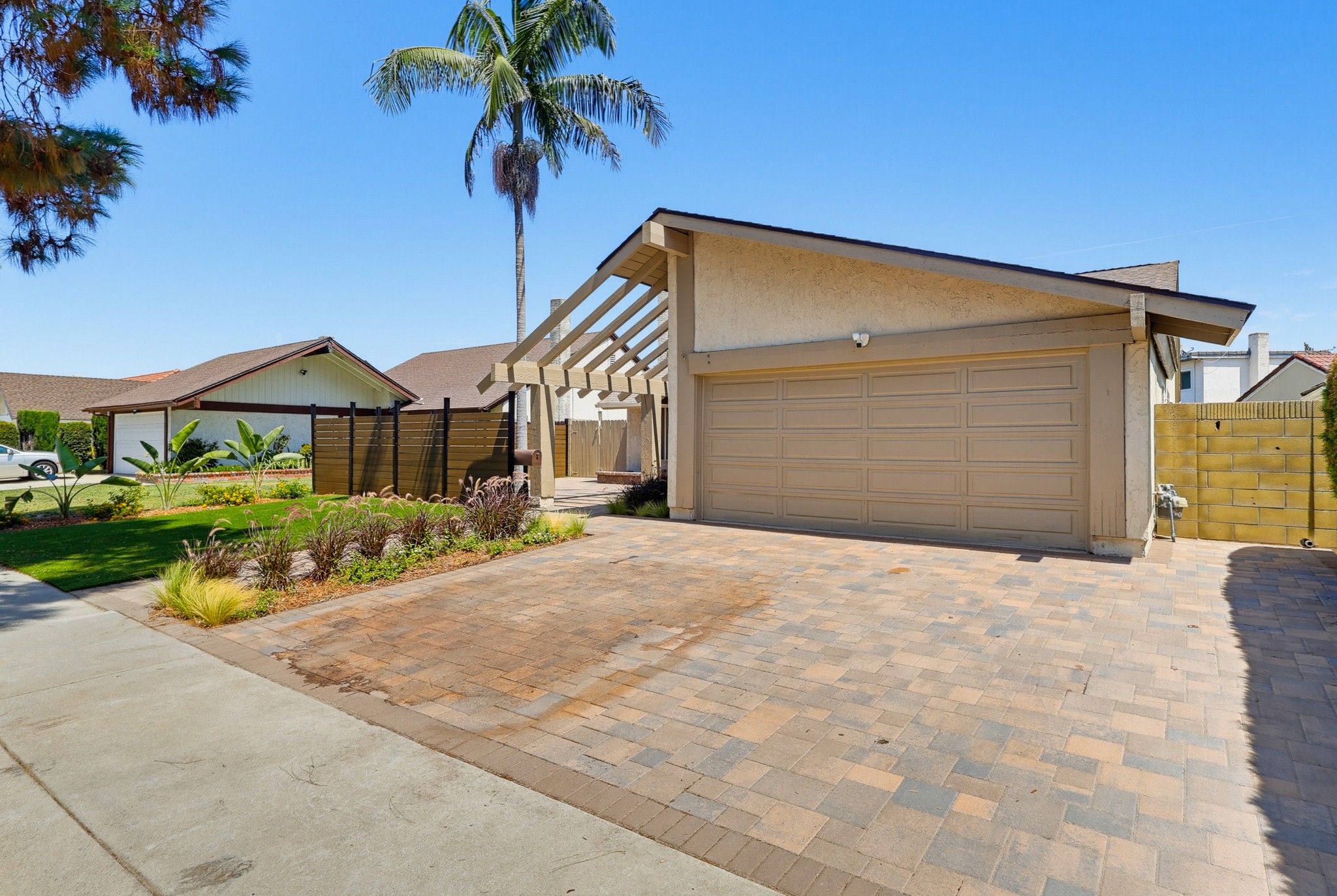Virtual tour photo 3 of 67 for 12131 Smokie Ln