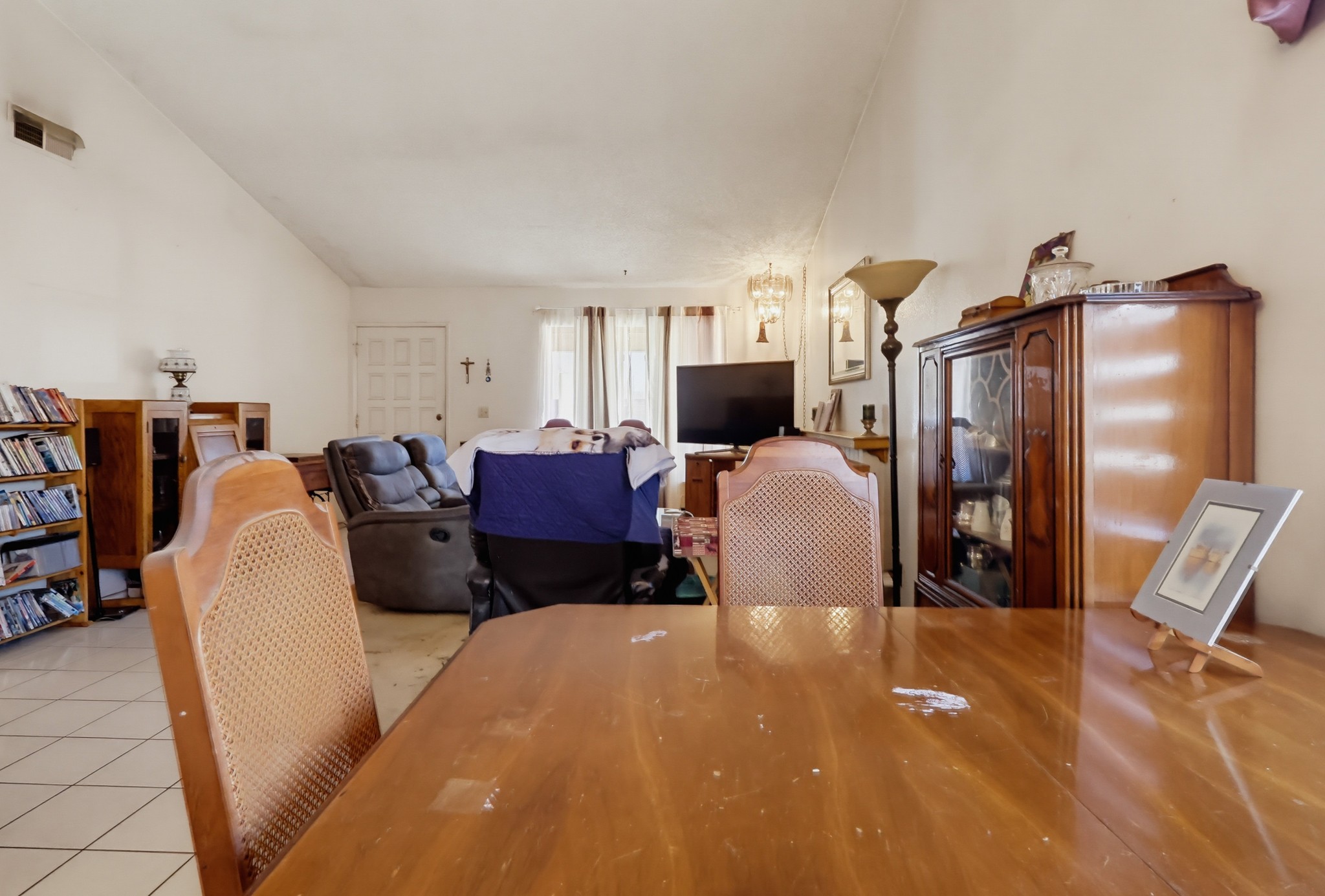 Virtual tour photo 15 of 67 for 12131 Smokie Ln
