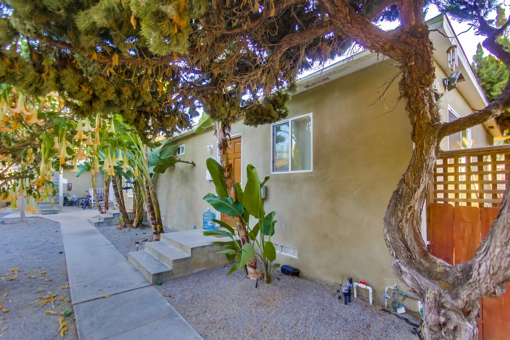 Virtual tour photo 29 of 34 for 1215 Grand Ave