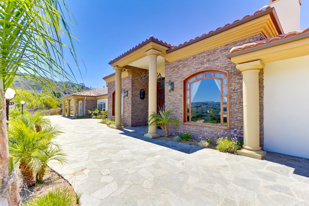 Virtual tour photo 1 of 84 for 12156 Lilac Heights