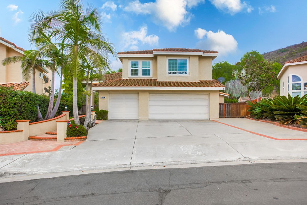 Virtual tour photo 3 of 73 for 12167 Branicole Ln