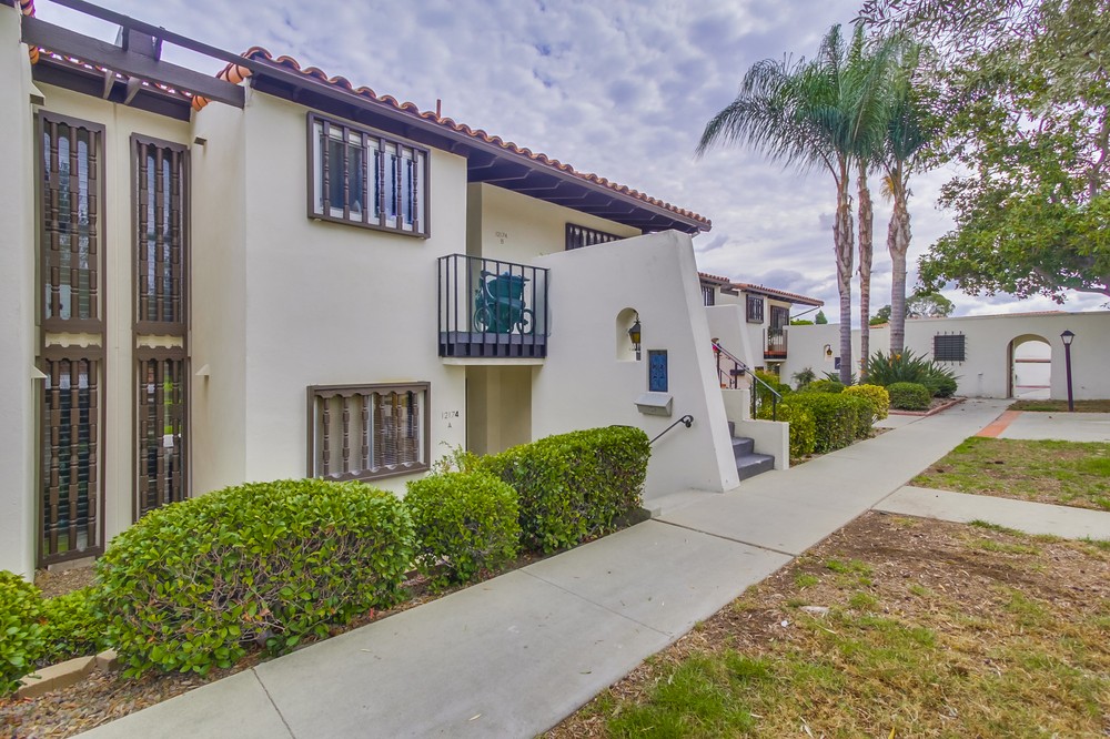 Virtual tour photo 4 of 45 for 12174 Rancho Bernardo Rd