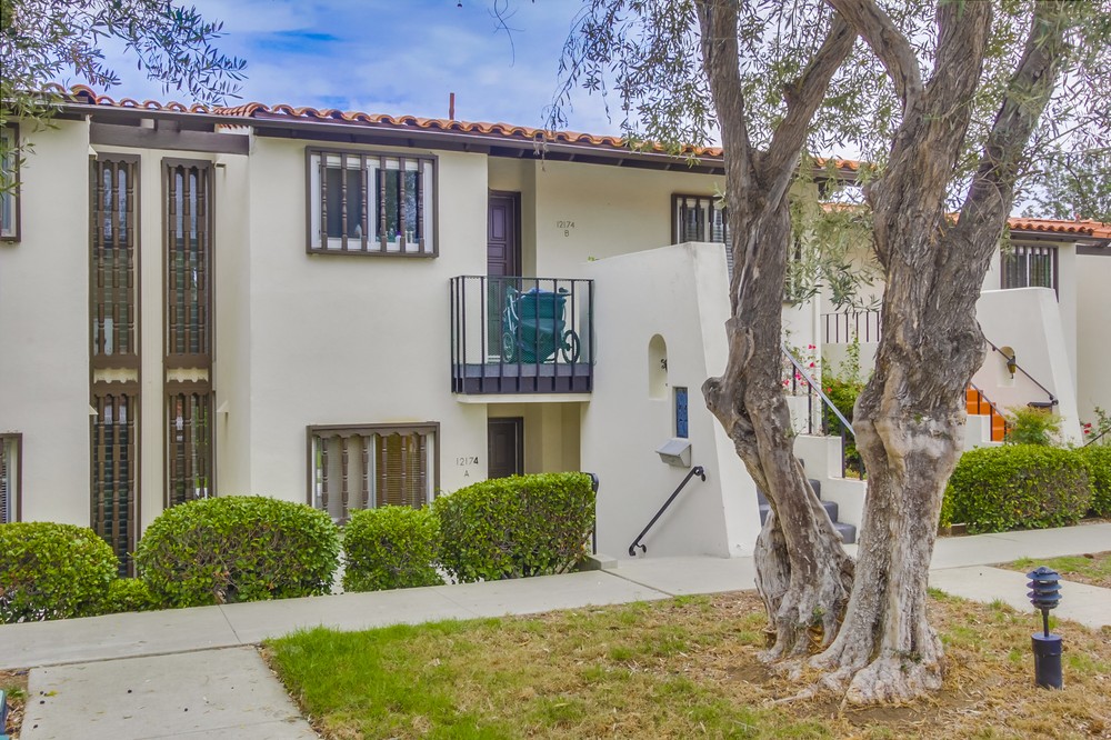Virtual tour photo 5 of 45 for 12174 Rancho Bernardo Rd