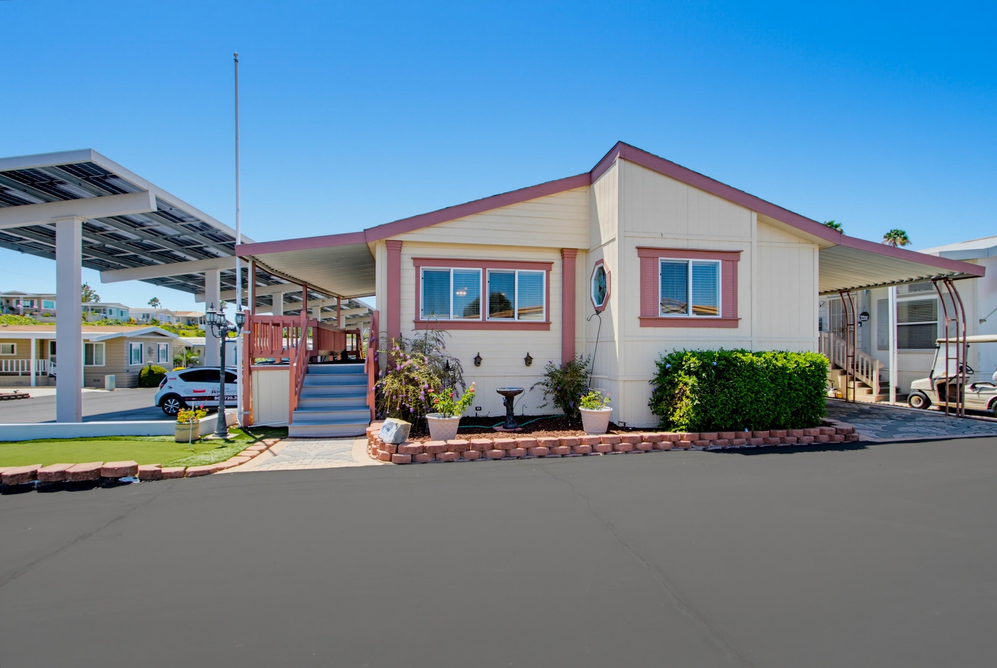 Virtual tour photo 4 of 54 for 1219 E Barham Dr Spc 127