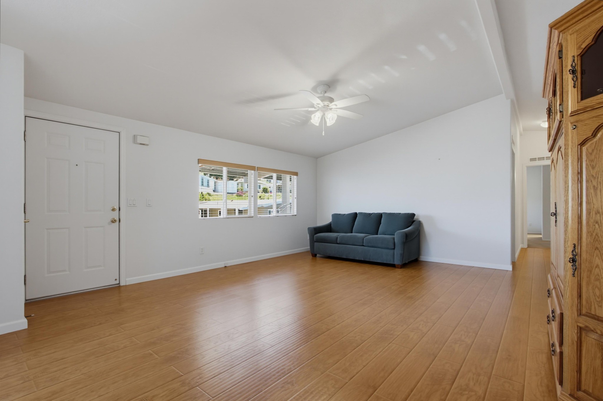 Virtual tour photo 10 of 54 for 1219 E Barham Dr Spc 127