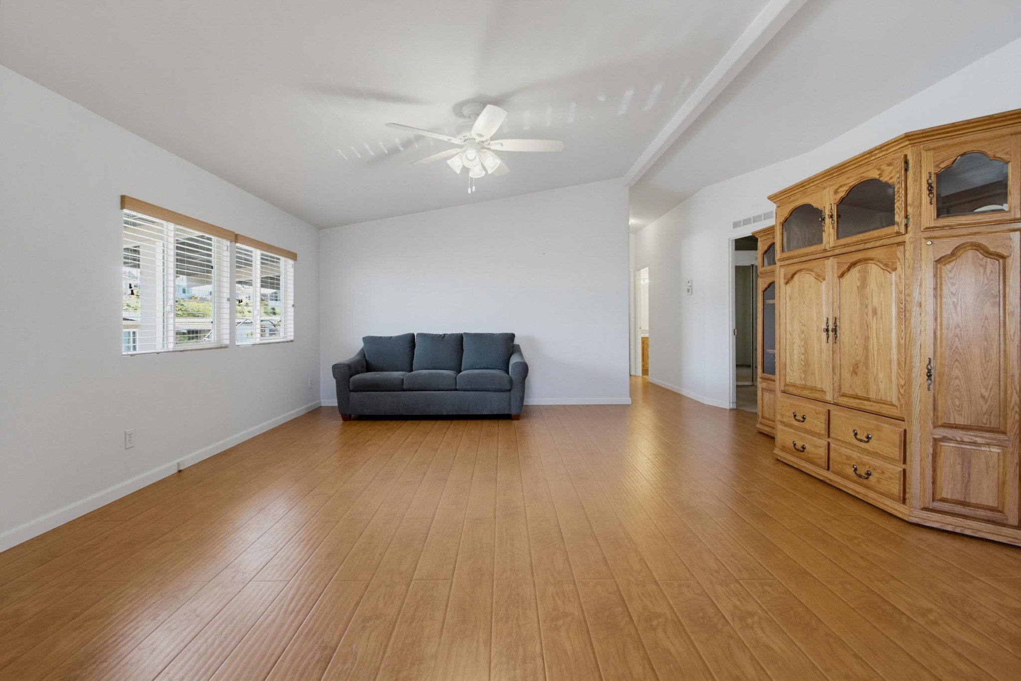 Virtual tour photo 11 of 54 for 1219 E Barham Dr Spc 127