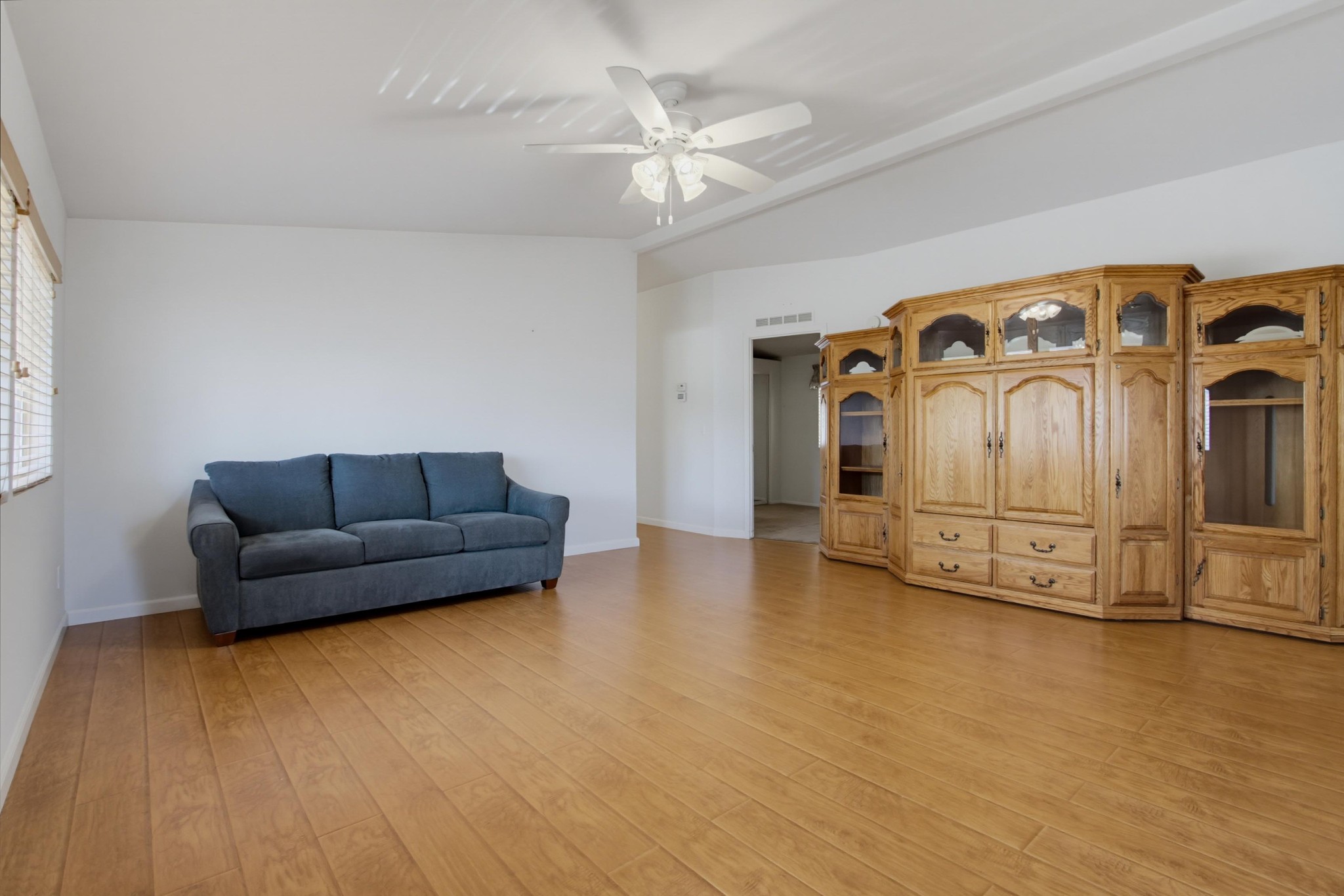 Virtual tour photo 12 of 54 for 1219 E Barham Dr Spc 127