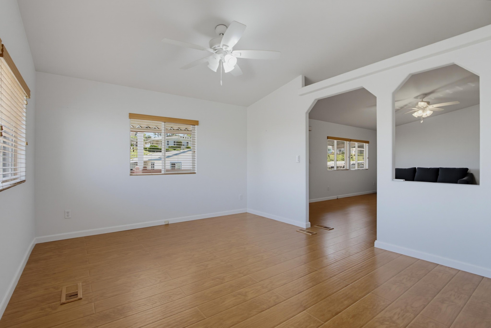 Virtual tour photo 15 of 54 for 1219 E Barham Dr Spc 127