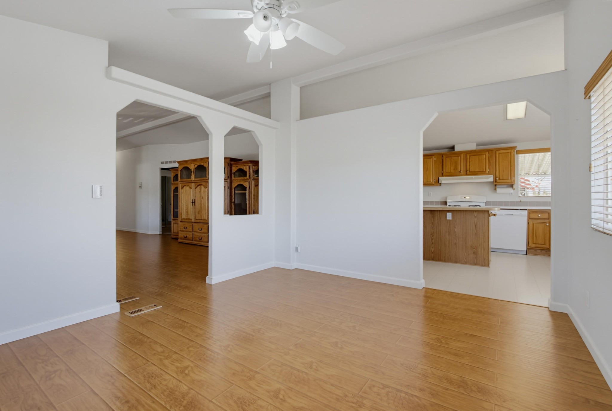 Virtual tour photo 16 of 54 for 1219 E Barham Dr Spc 127