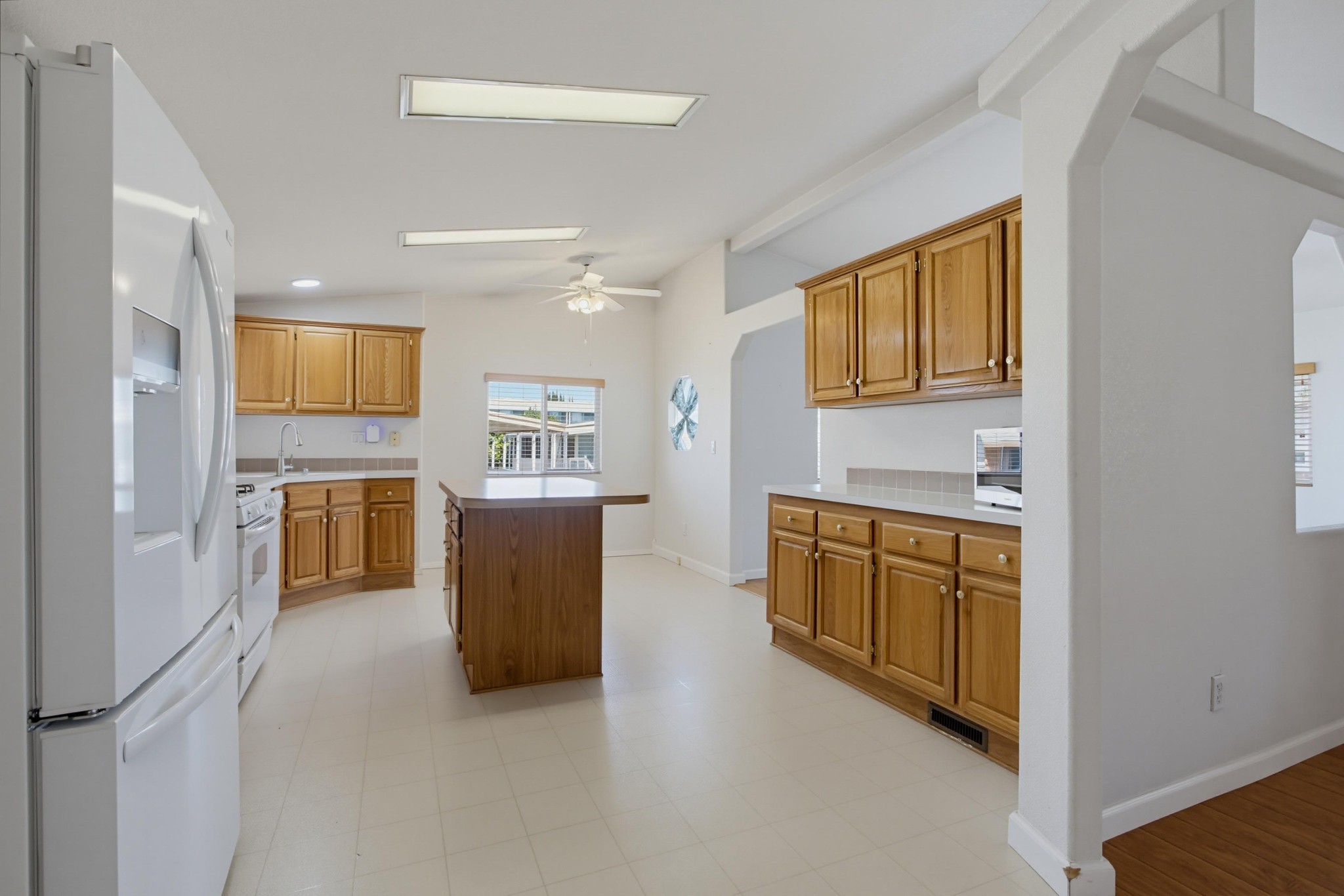 Virtual tour photo 20 of 54 for 1219 E Barham Dr Spc 127