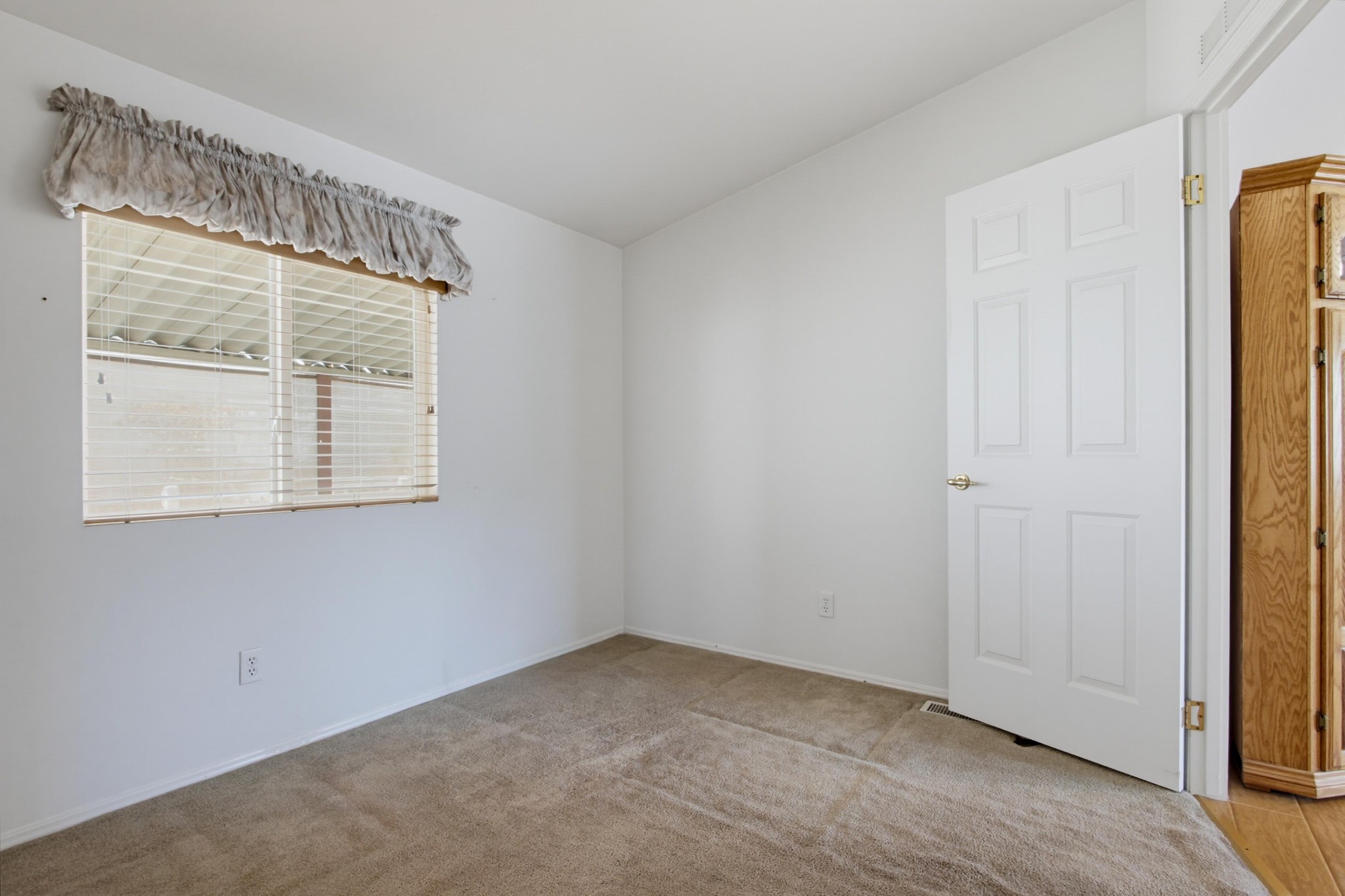 Virtual tour photo 29 of 54 for 1219 E Barham Dr Spc 127