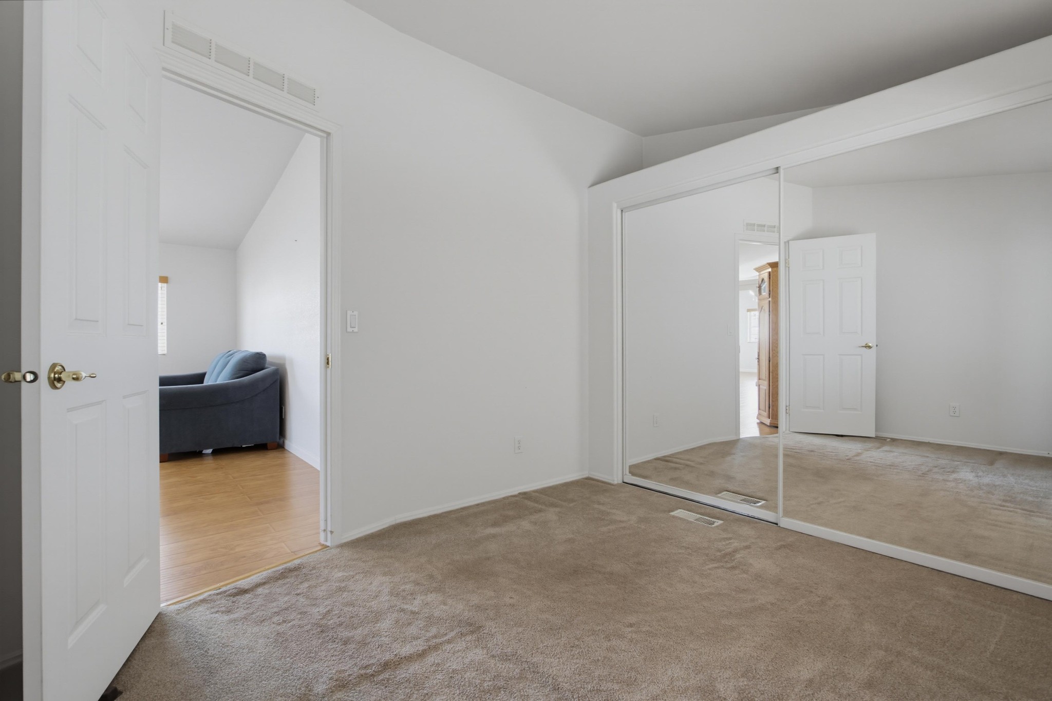 Virtual tour photo 30 of 54 for 1219 E Barham Dr Spc 127