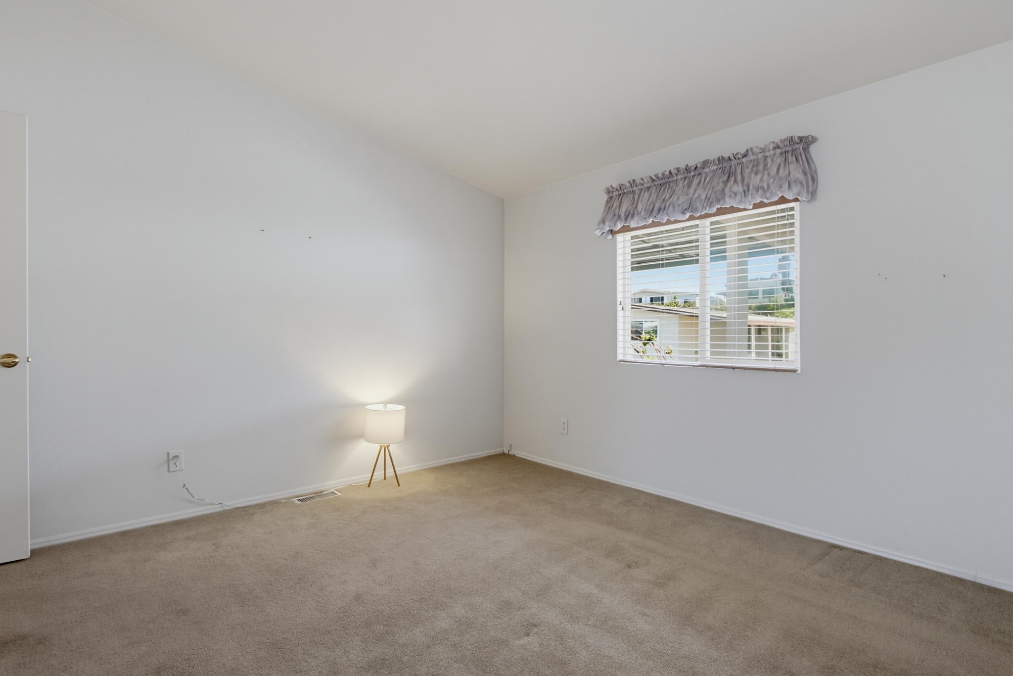 Virtual tour photo 32 of 54 for 1219 E Barham Dr Spc 127