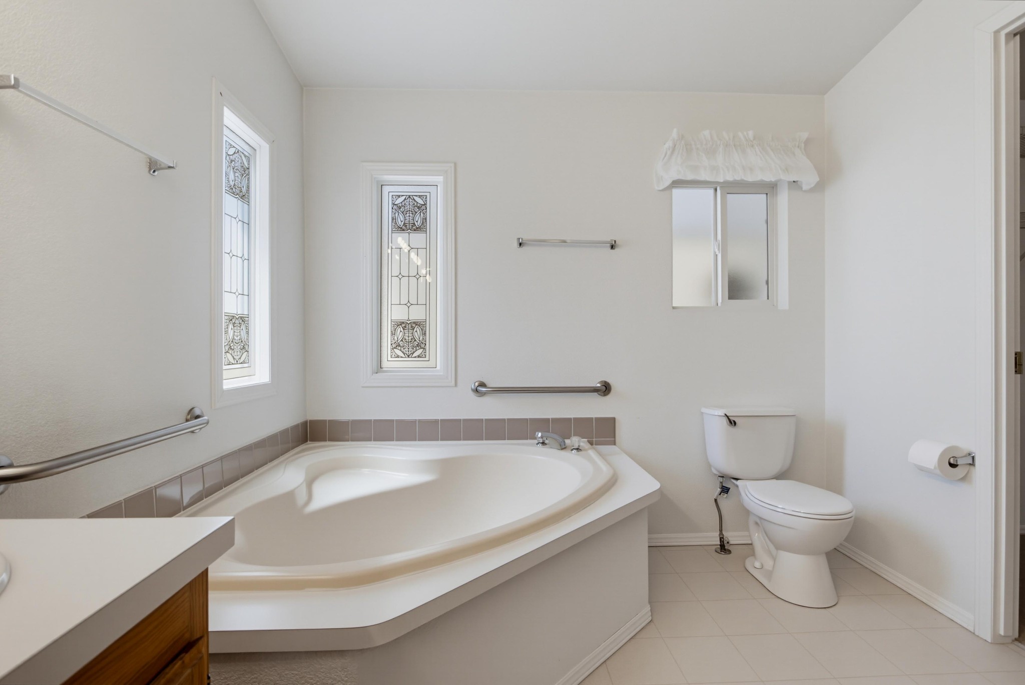 Virtual tour photo 43 of 54 for 1219 E Barham Dr Spc 127