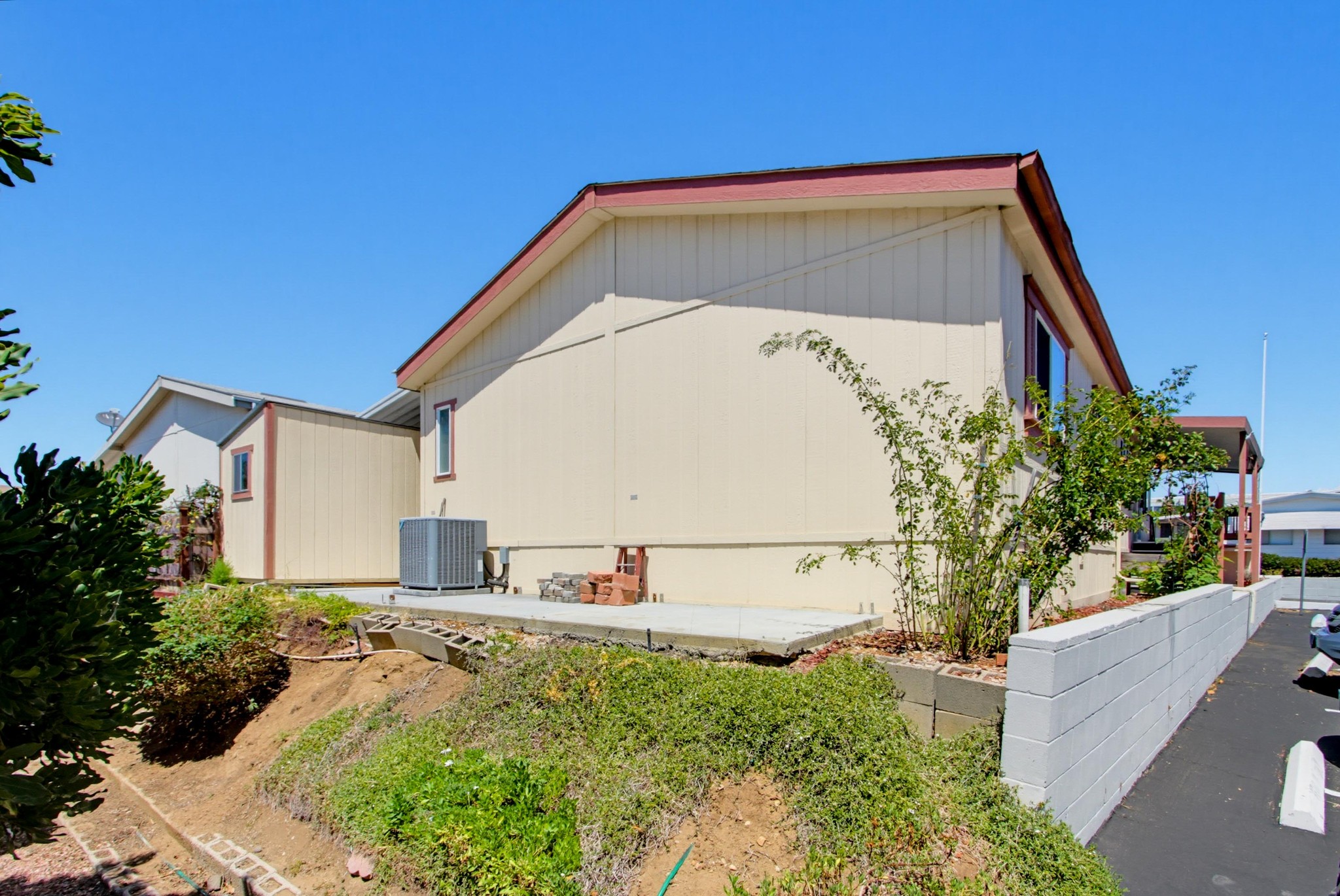 Virtual tour photo 51 of 54 for 1219 E Barham Dr Spc 127